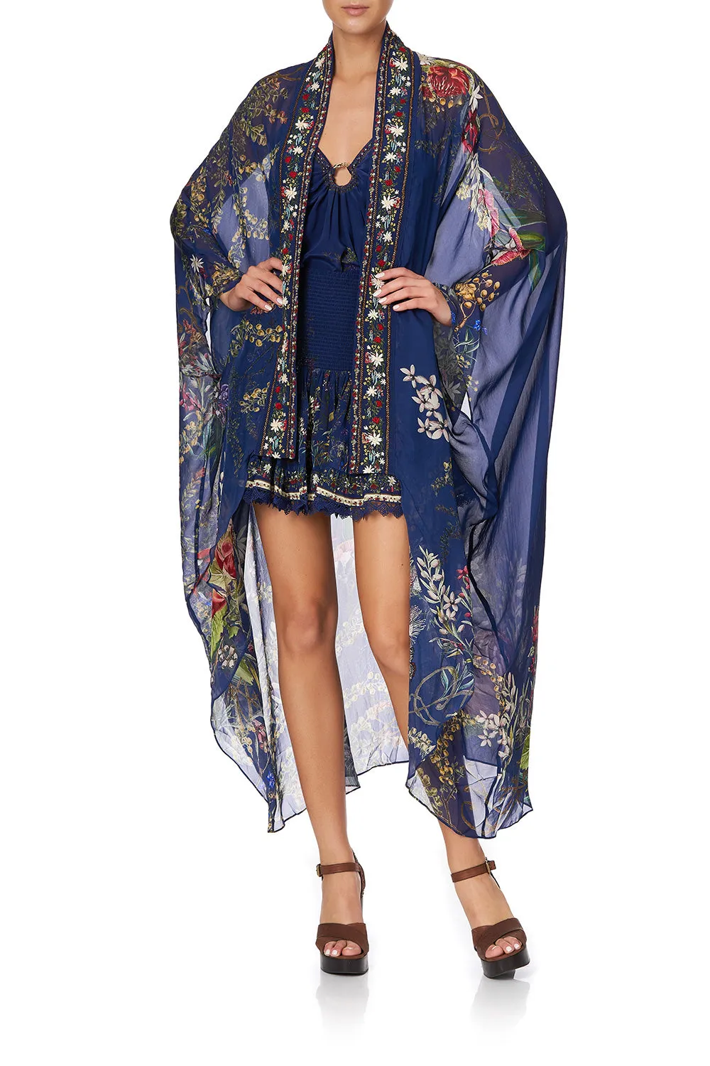 LAYER WITH KIMONO COLLAR WINGS IN ARMS