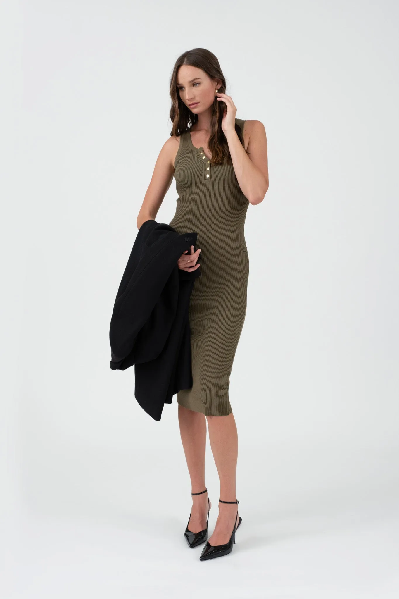 SLEEVELESS HENLEY SWEATER KNIT MIDI DRESS